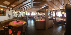 Отель Hotel-Gasthof Deutschmeister  Донаувёрт